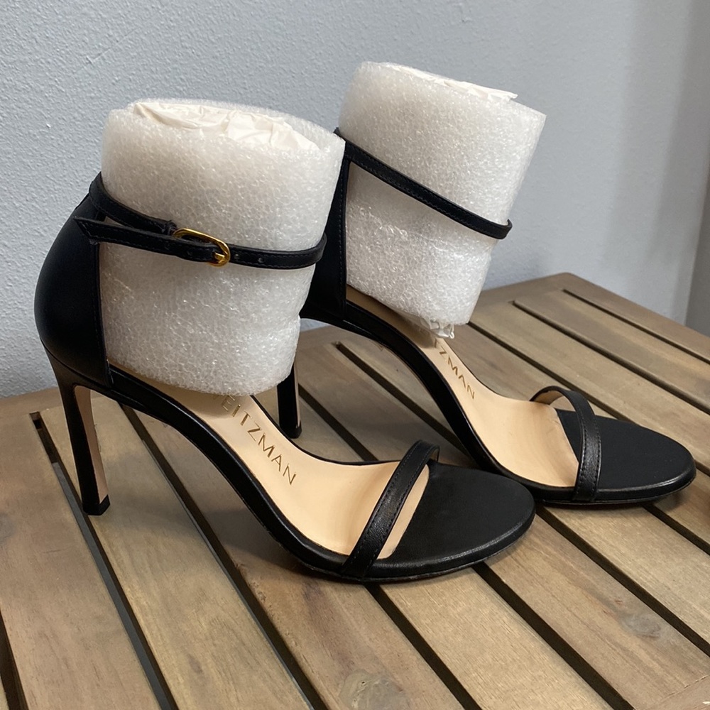 Stuart Weitzman Nudistsong Strap Sandal in Black Leather